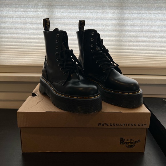 DR MARTENS Jadon Boot Smooth Leather Platforms - Picture 2 of 10